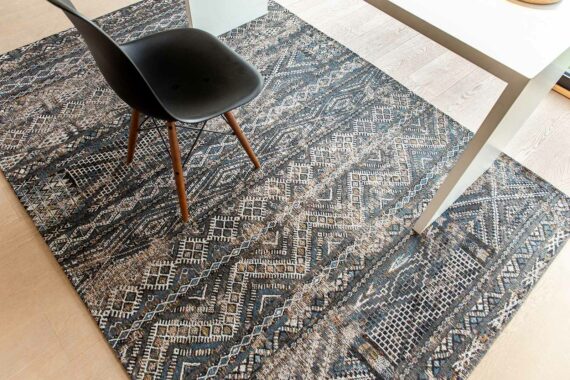 Louis De Poortere tappeto LX 9113 Antiquarian Kilim Black Rabat interior 7