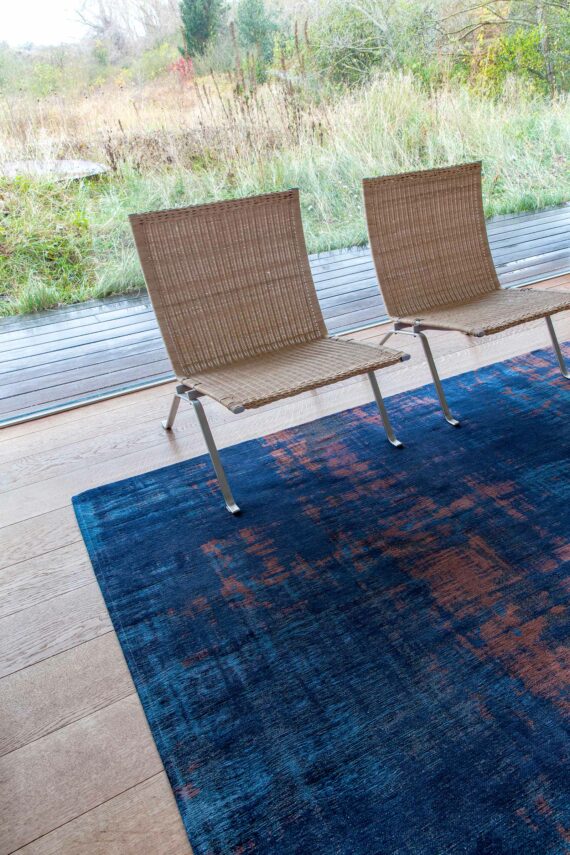 Louis De Poortere tappeto LX 9211 Atlantic Venetian Dust Sunset Blue interior 2